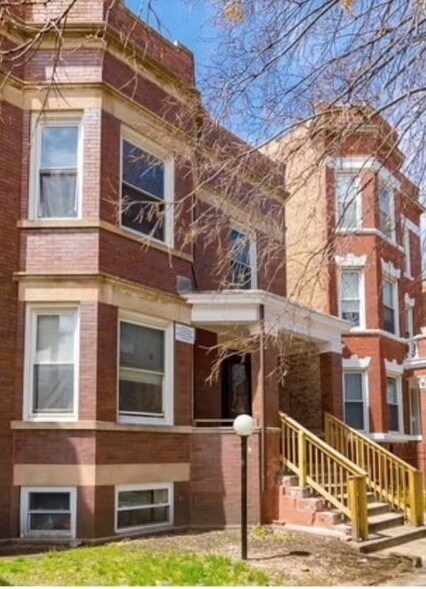Primary Photo - 6240 S Champlain Ave