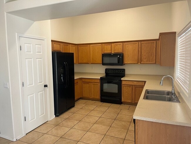 Building Photo - 25524 W Williams St