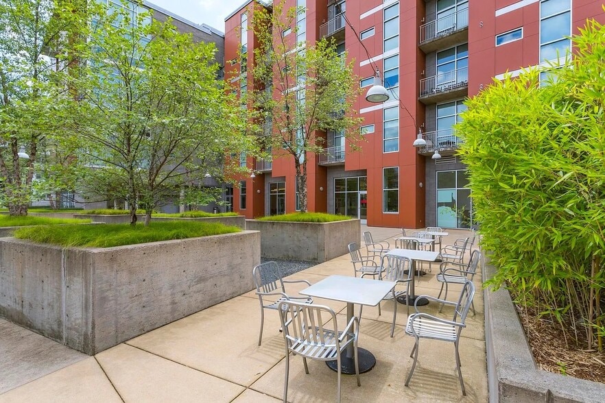 Building Photo - 2115 Yeaman Pl