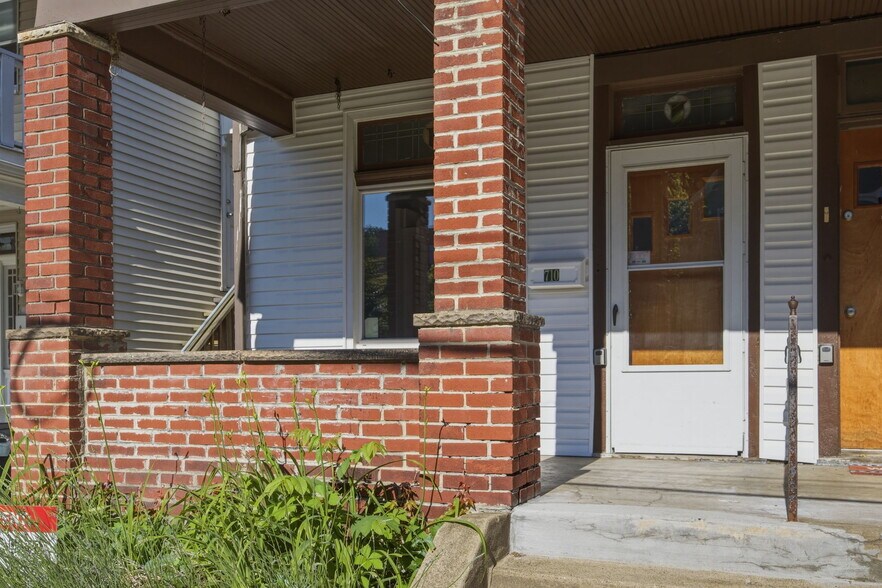 Building Photo - 712 Herron Ave