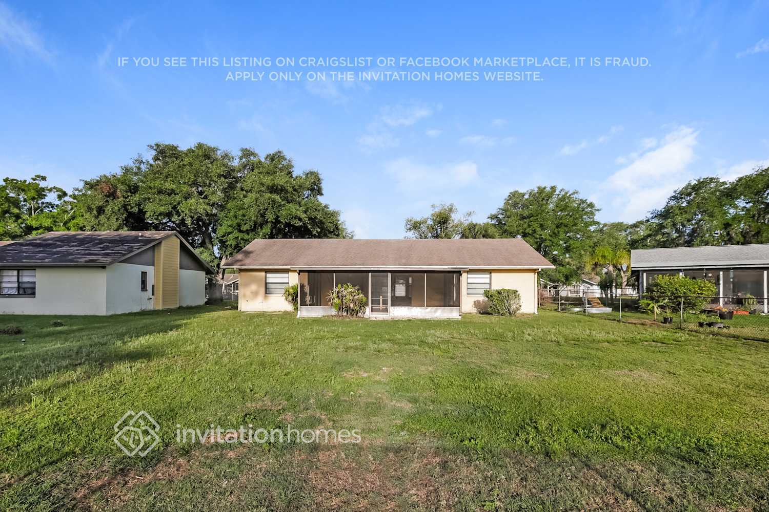 Building Photo - 1726 Lk Crst Ave