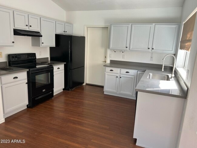 Building Photo - 8 W Marco Polo Rd