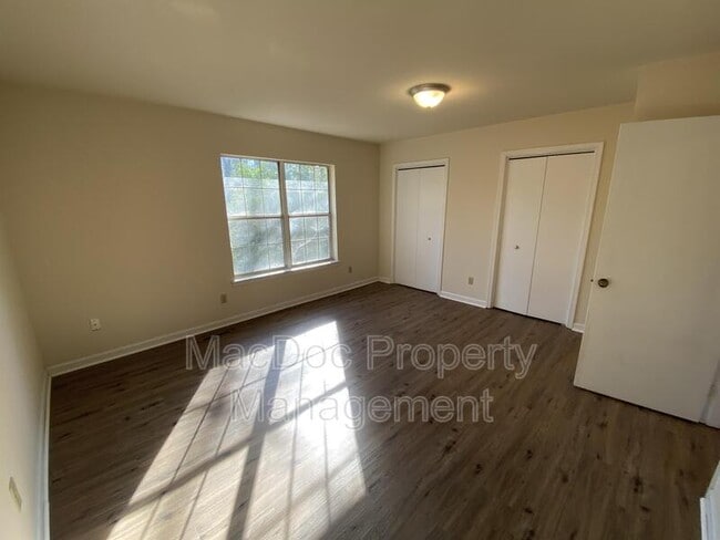 Building Photo - 16128 Clarence Ct