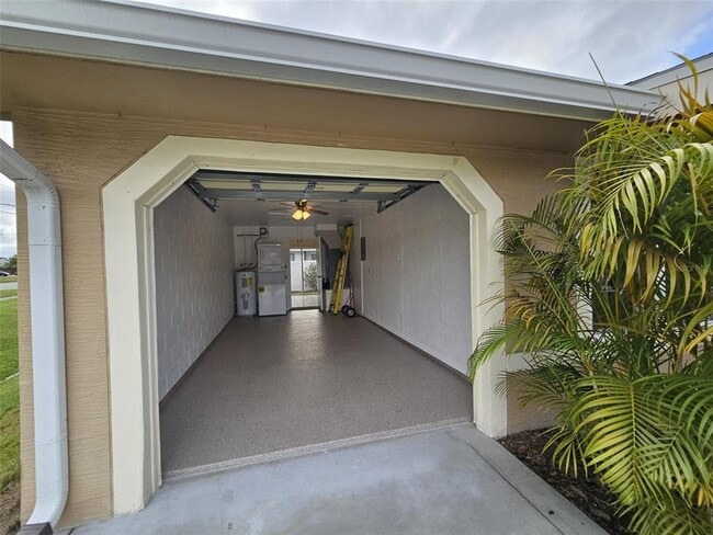Building Photo - 1202 Regal Ridge Dr