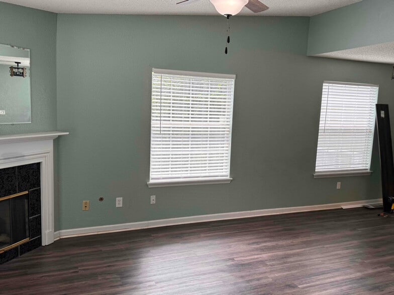 Building Photo - 2498 Nugget Ln