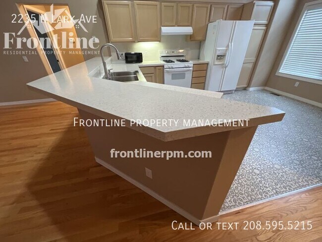 Building Photo - 2235 N Lark Ave