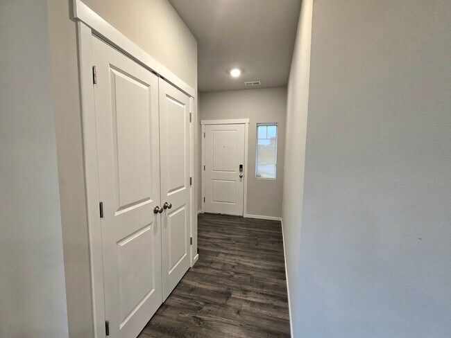 Building Photo - 3 Bedroom 2.5 Bath Home in Stanwood