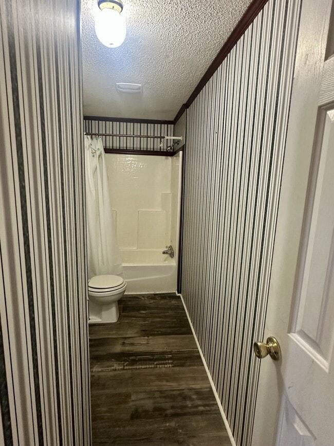 Building Photo - 193 Salem Ln