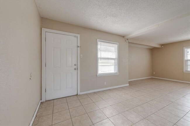 Building Photo - 1400 Wynn Terrace