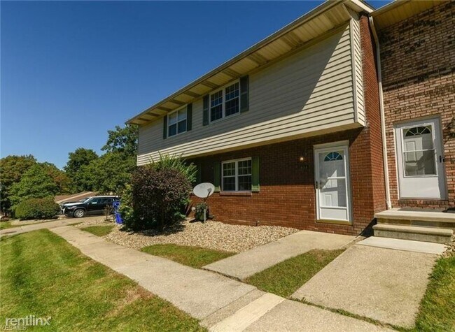 Primary Photo - 4454 Sandelwood Blvd