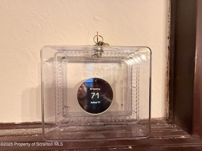 Building Photo - 629 Clay Ave