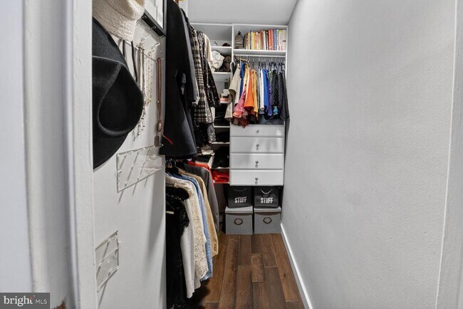 Building Photo - 4201 Cathedral Ave NW