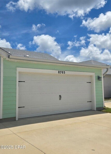 Building Photo - 8703 Conch Shell Ct