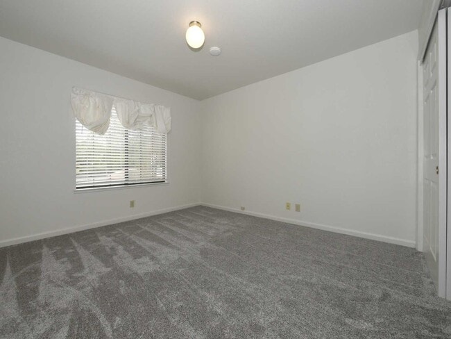 Building Photo - 110 Detert Ln