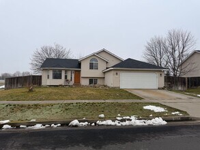 Building Photo - Duplex in Stoddard meadows