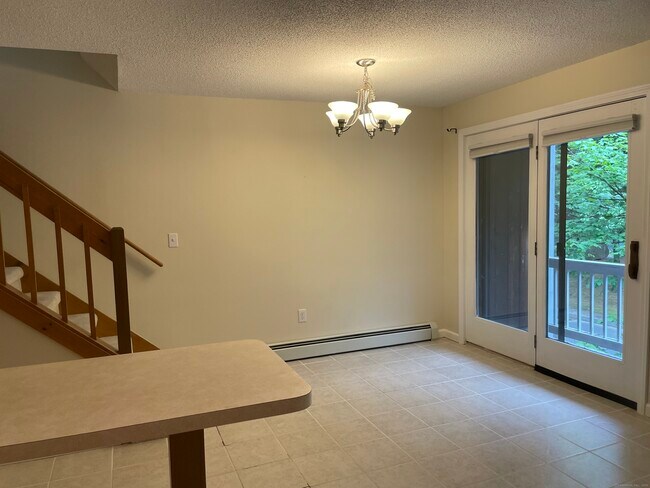 Building Photo - 110 Songbird Ln