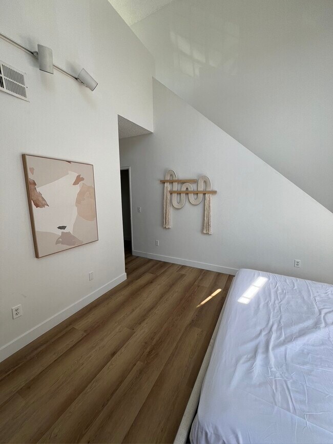 Building Photo - 2584 S Centinela Ave