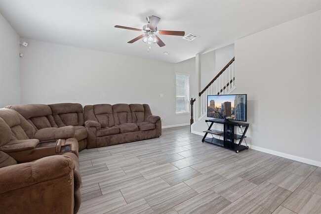 Building Photo - 307 Parkside Dr