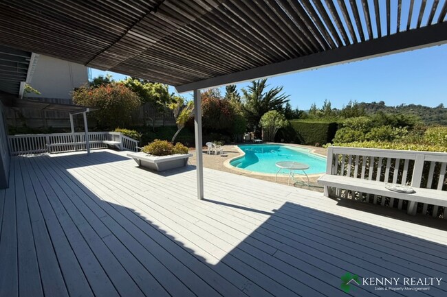 Building Photo - Large Updated 5 Bedroom Home in San Mateo ...