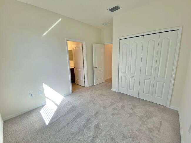 Building Photo - 14561 Monrovia Ln