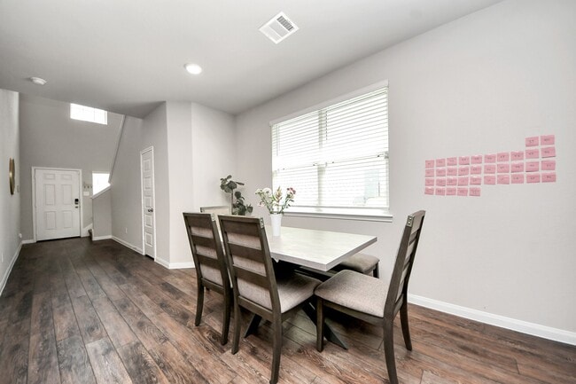 Building Photo - 21923 Grand Majestic Dr