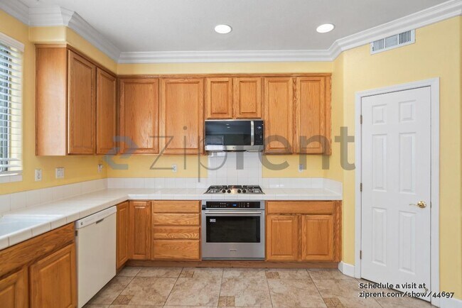 Building Photo - 5536 Cooney Pl