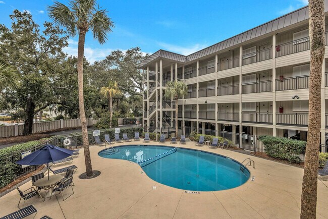 Building Photo - 23 S Forest Beach Dr