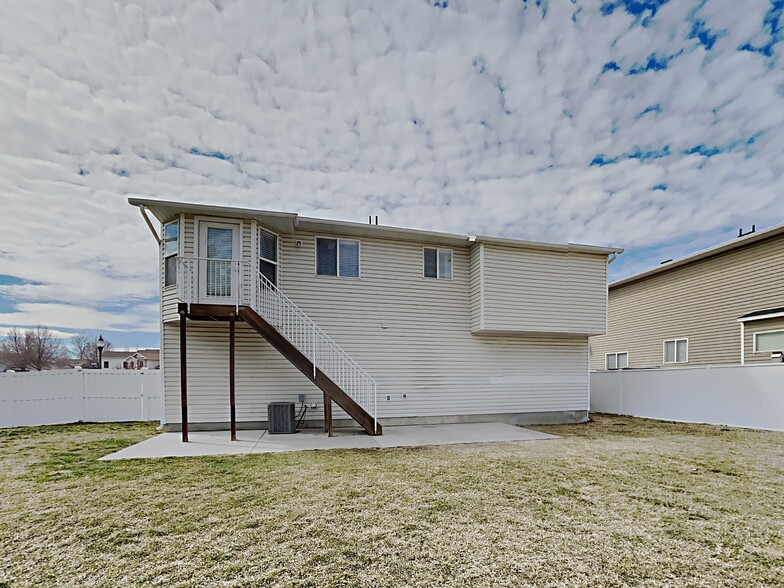 Building Photo - 447 S 1250 E