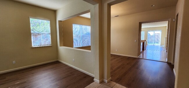 Building Photo - Beautiful Ideal Family Home: 3 Bedrooms, 2...