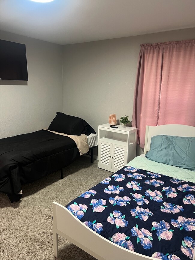 Building Photo - 1156 McKinley Ave