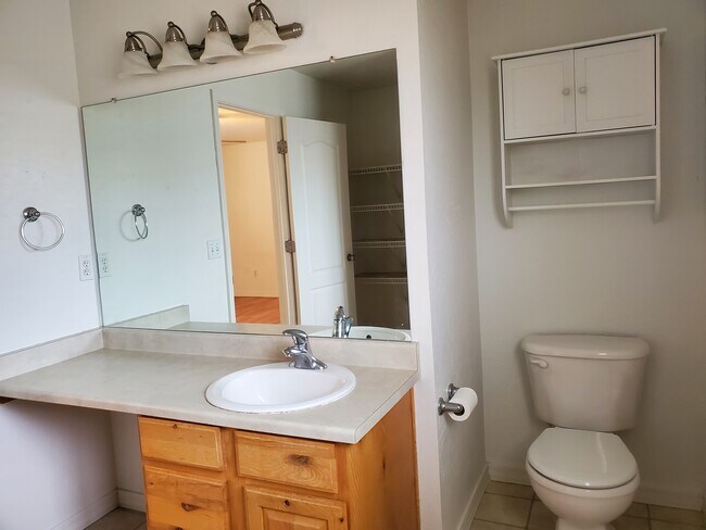 Building Photo - 1978 S 650 E