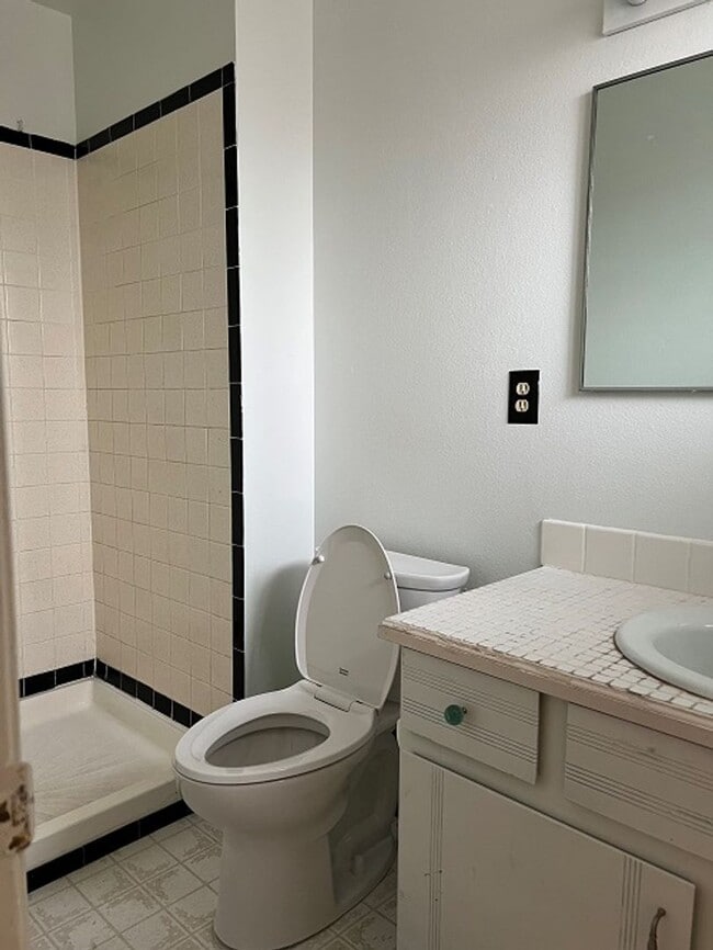 Building Photo - Vaulted Ceilings, Mountain Views & 3-Car Garage – Prime Fort Collins Rental