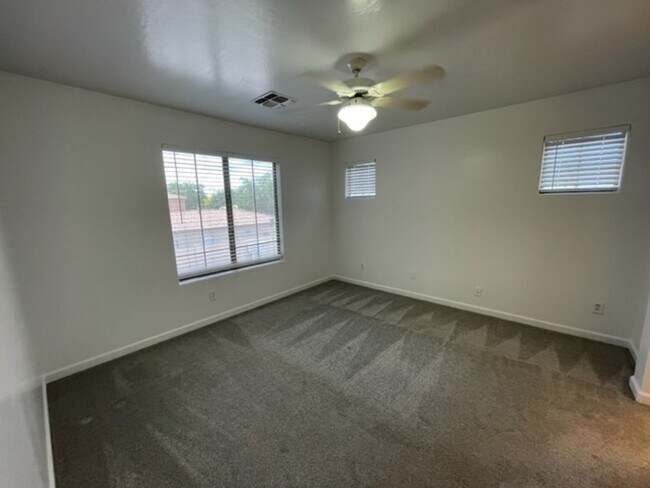 Building Photo - Chandler 3 Bedroom + Den Home | 2.5 Bath | 2-Car Garage | Warner & AZ Ave