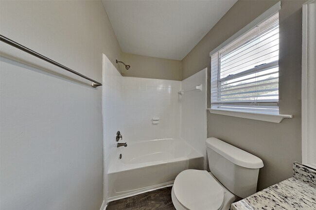 Building Photo - 13007 Bretford Ct