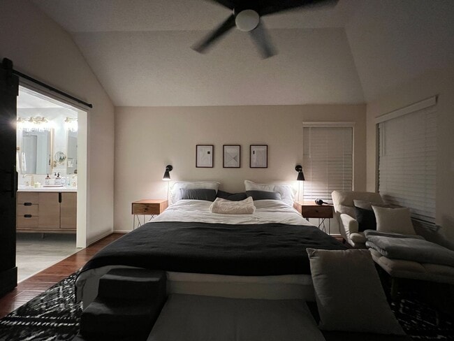 Building Photo - What's special