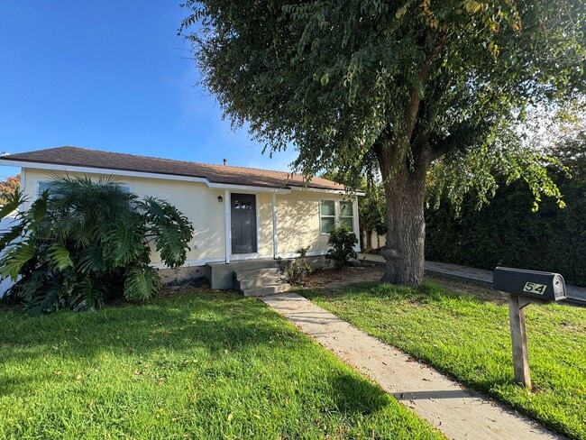 Primary Photo - 2+1 Quaint Midtown Ventura Home