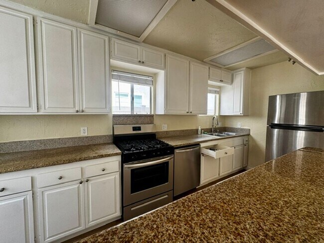 Building Photo - 1088 Bangor Ln
