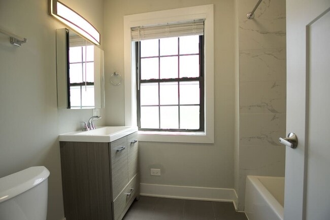 Building Photo - 735 Judson Ave