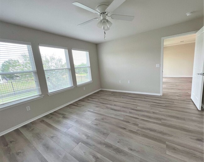 Building Photo - 305 Barrington Farm Ct