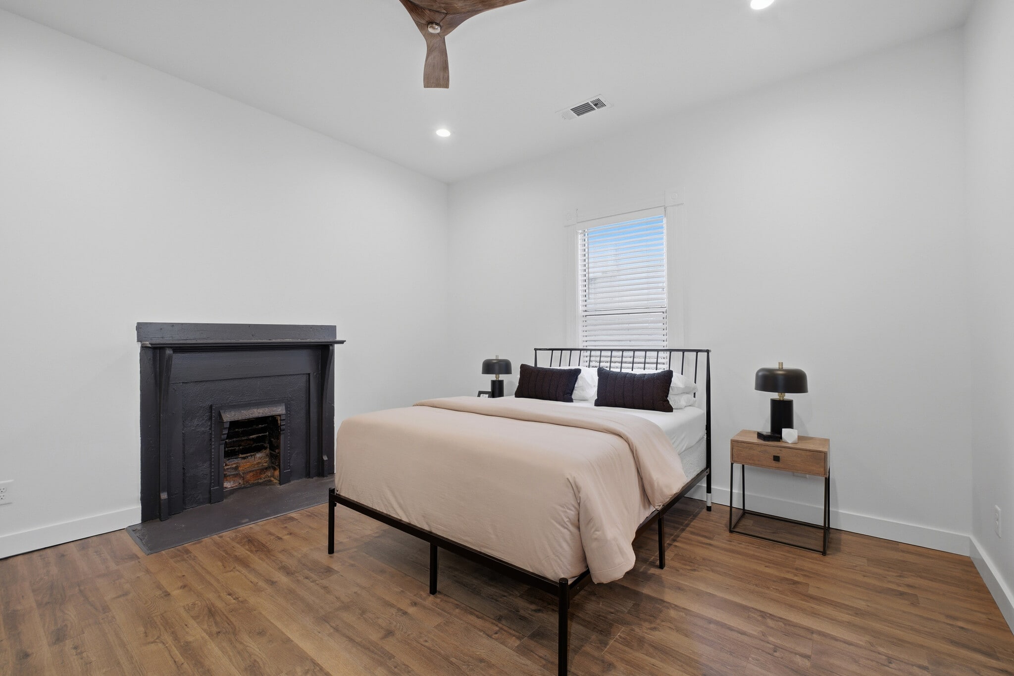 Building Photo - 375 Inman St SW