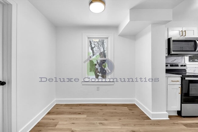 Building Photo - 2 MONTH LEASE ONLY! GORGEOUS 4 BEDROOM HOME!!! Available NOW- Month to month lease only!