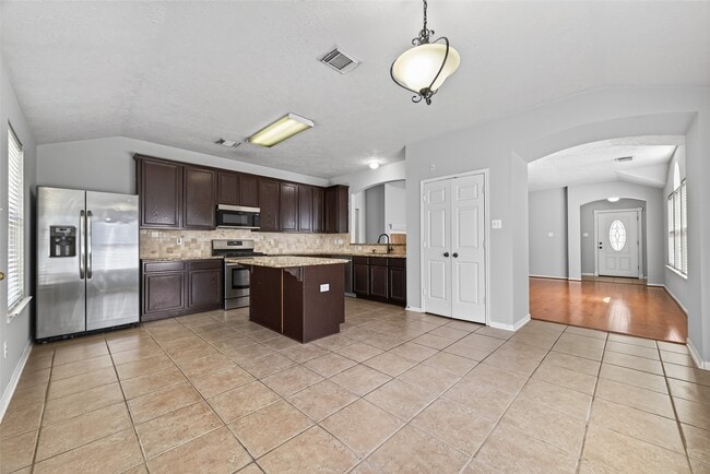 Building Photo - 3218 Spring Flower Ln