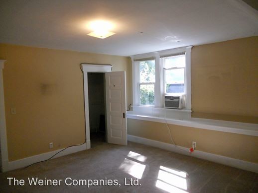 Building Photo - 310 N James St