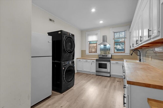 Building Photo - 1336 Seaboard Ave