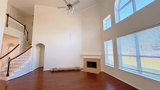 Building Photo - 8610 Rising Oak Ln
