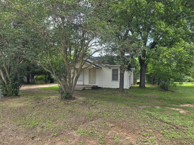 Building Photo - 1116 E Cameron Ave