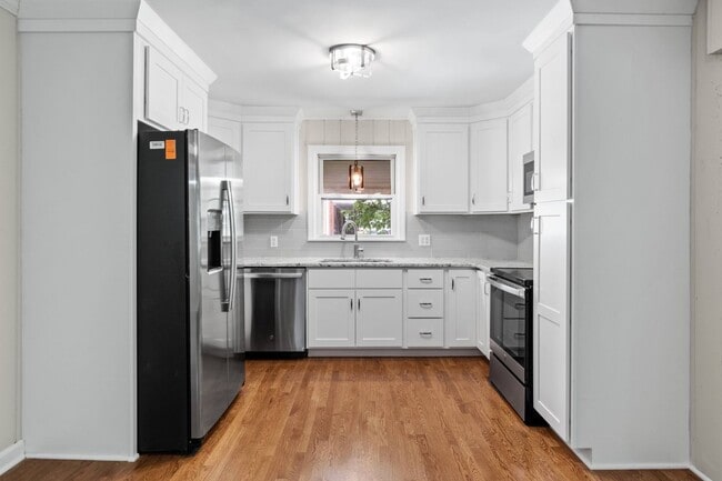 Building Photo - Introducing a newly renovated 3 bedroom, 2...