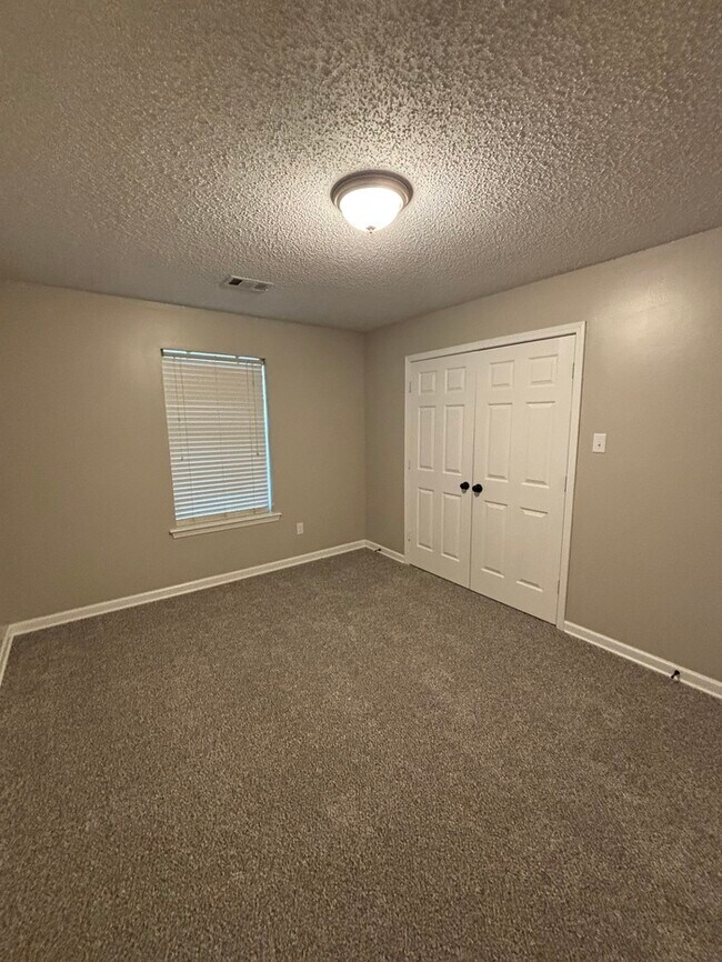 Building Photo - 39 Bud Grimes Dr
