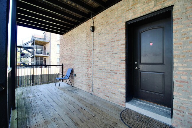 Building Photo - 5528 S Indiana Ave