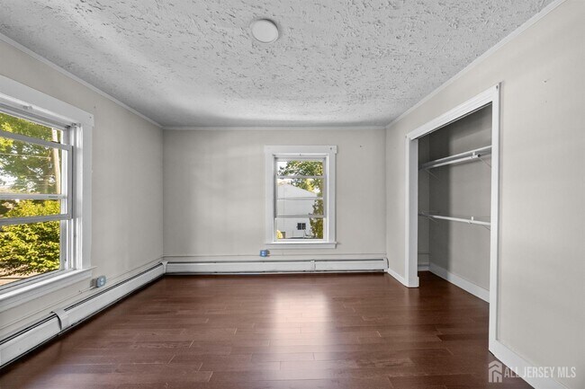 Building Photo - 1237 S 10th St